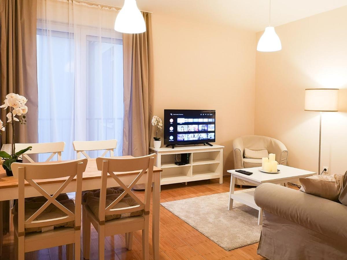 Filinhome Papa Suite 3 Novi Sad Exteriör bild