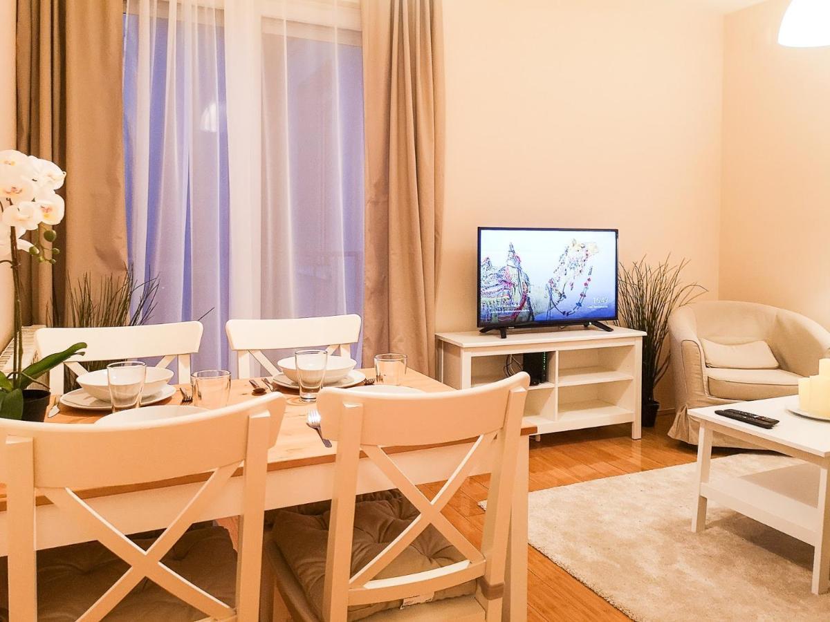 Filinhome Papa Suite 3 Novi Sad Exteriör bild